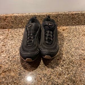 black and white air max 97